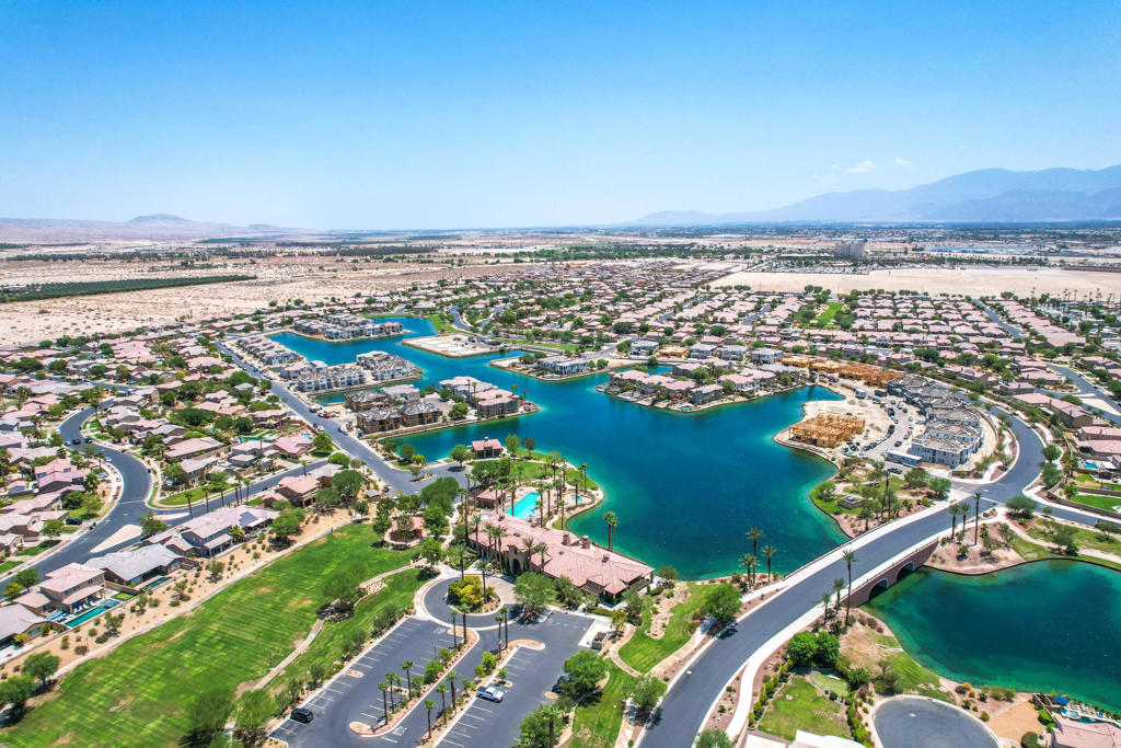 Terra Lago - Residential