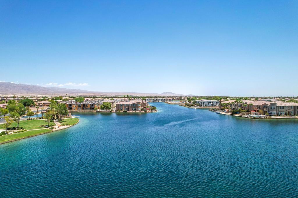 Terra Lago - Residential