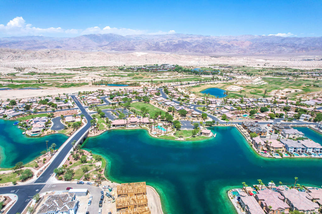 Terra Lago - Residential