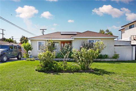 8444 Albia Downey CA 90242