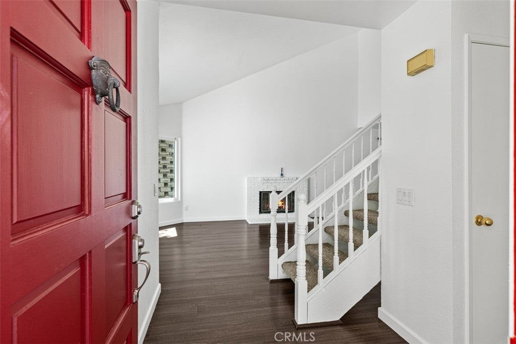 32 La Costa Court