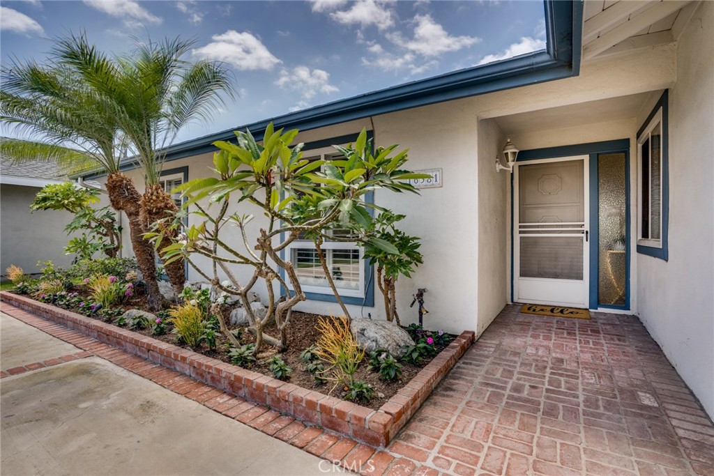 16381 Lakemont