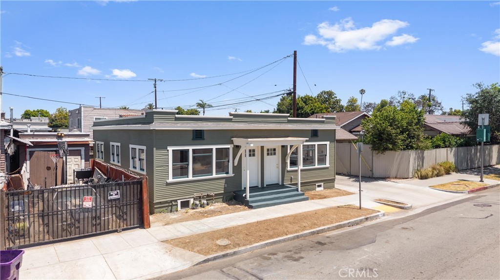 852 Orange Avenue