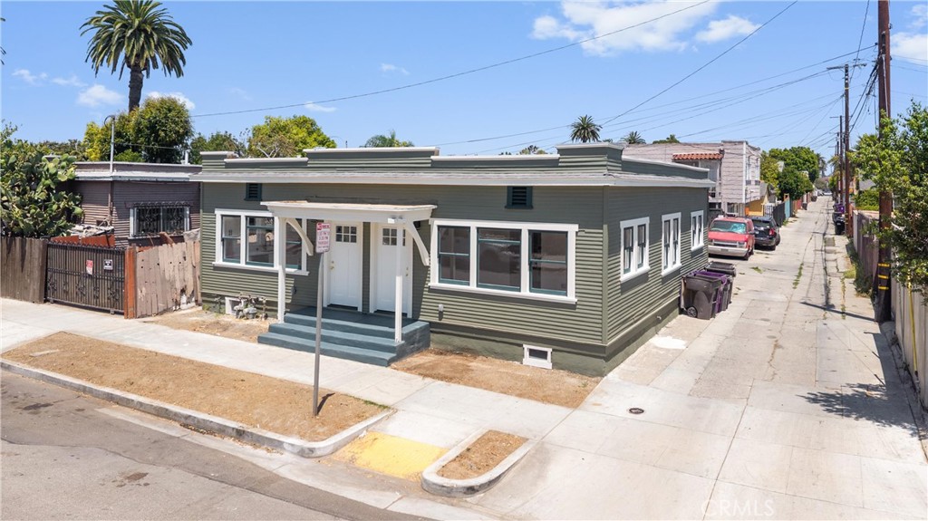 852 Orange Avenue