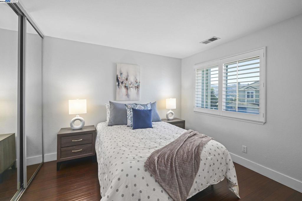 CANYON LAKES - Residential