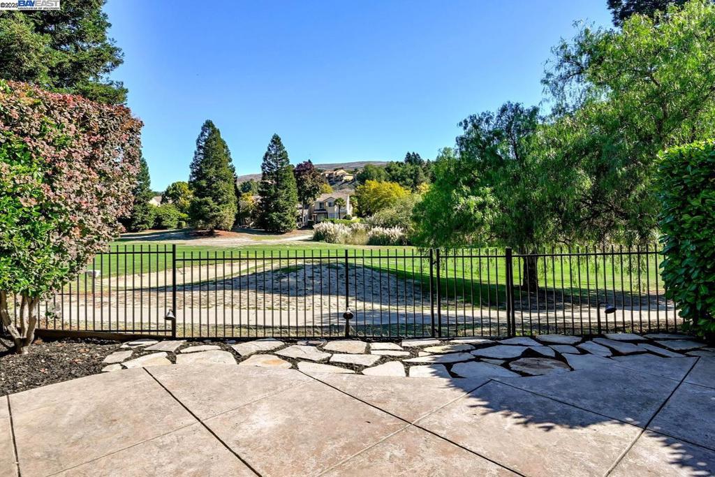 CANYON LAKES - Residential