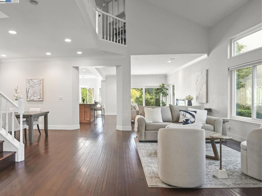CANYON LAKES - Residential