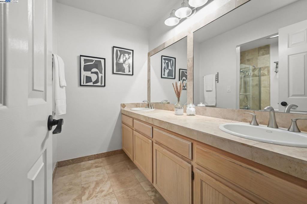 CANYON LAKES - Residential