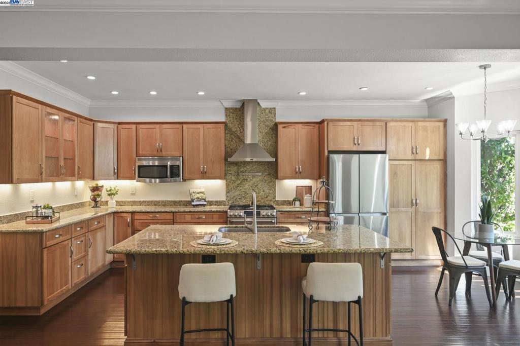 CANYON LAKES - Residential