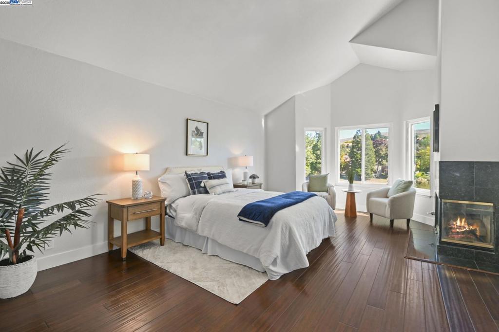 CANYON LAKES - Residential