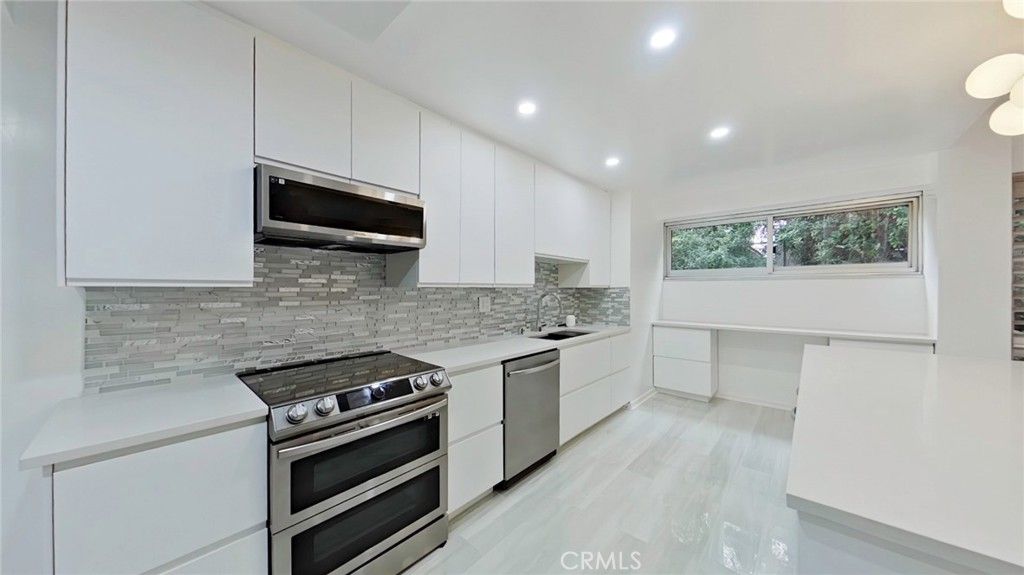 Photo of 10450 Wilshire Boulevard #2A, Los Angeles, CA 90024 (MLS # GD26043485)