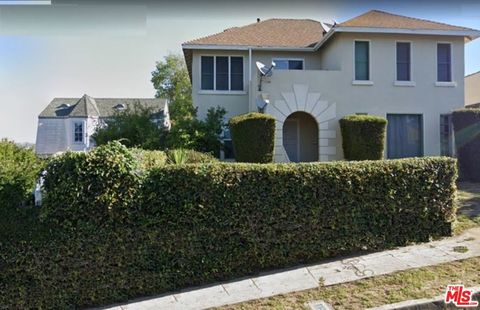 Photo of 4723 W 17th Street, Los Angeles, CA 90019 (MLS # 26841537)