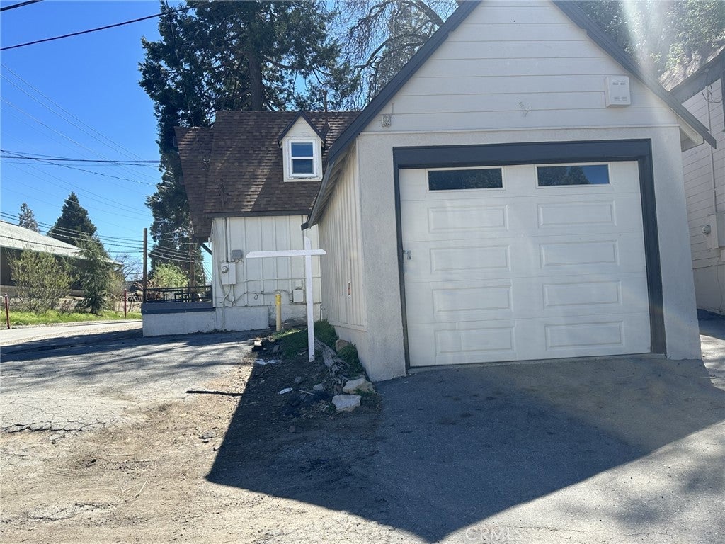 29135 Hook Creek