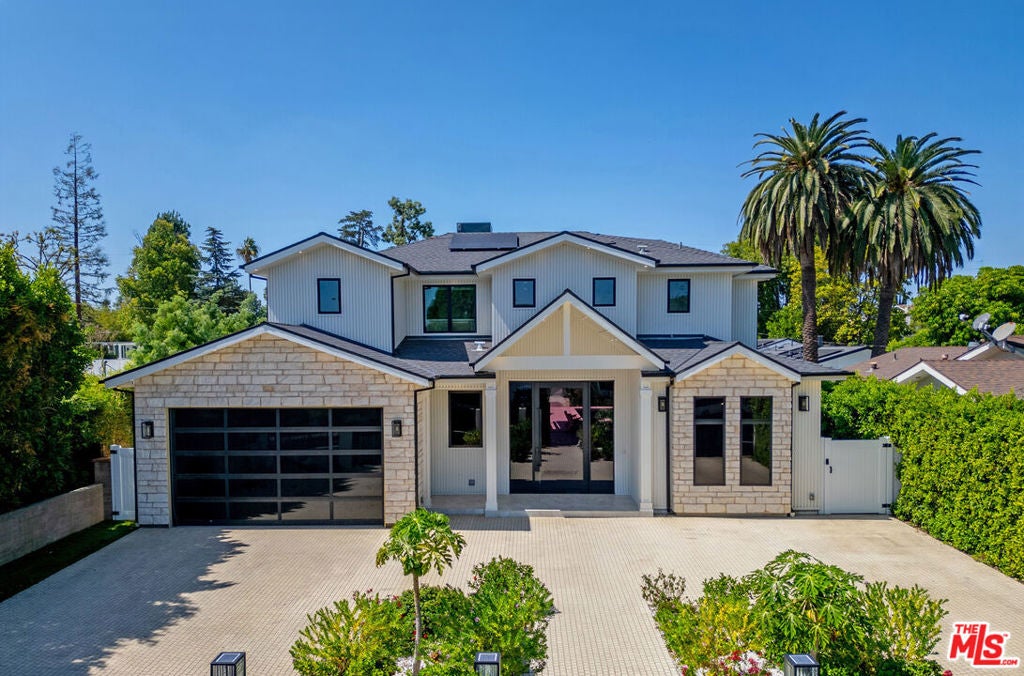5529 Greenbush Avenue
