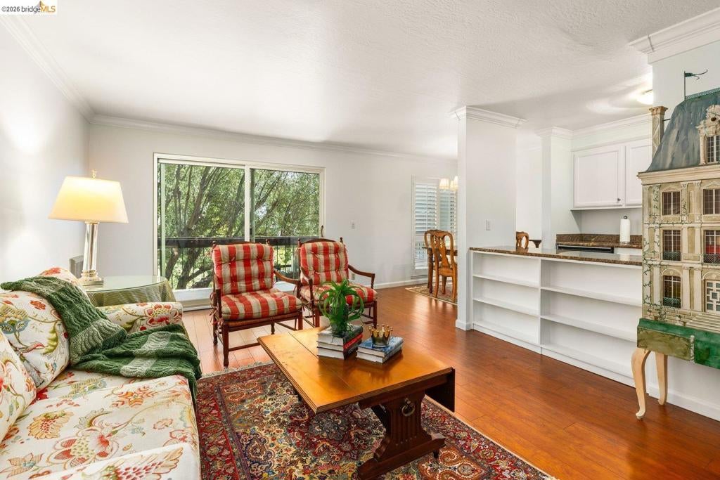 551 Jean St 309