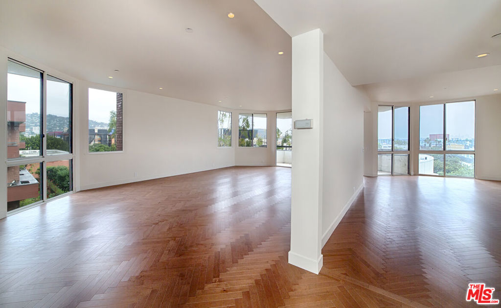 300 N Swall Drive 452