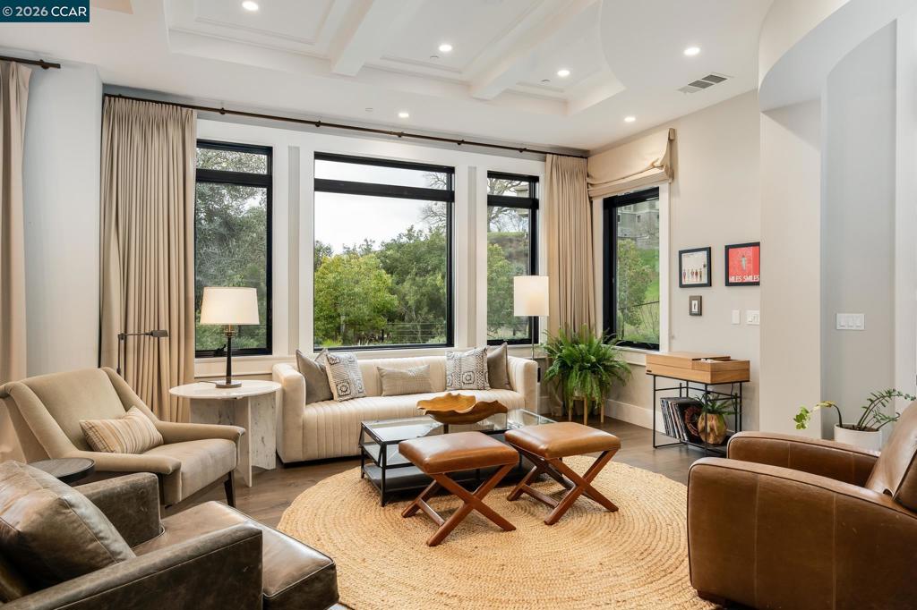 401 Legacy Dr