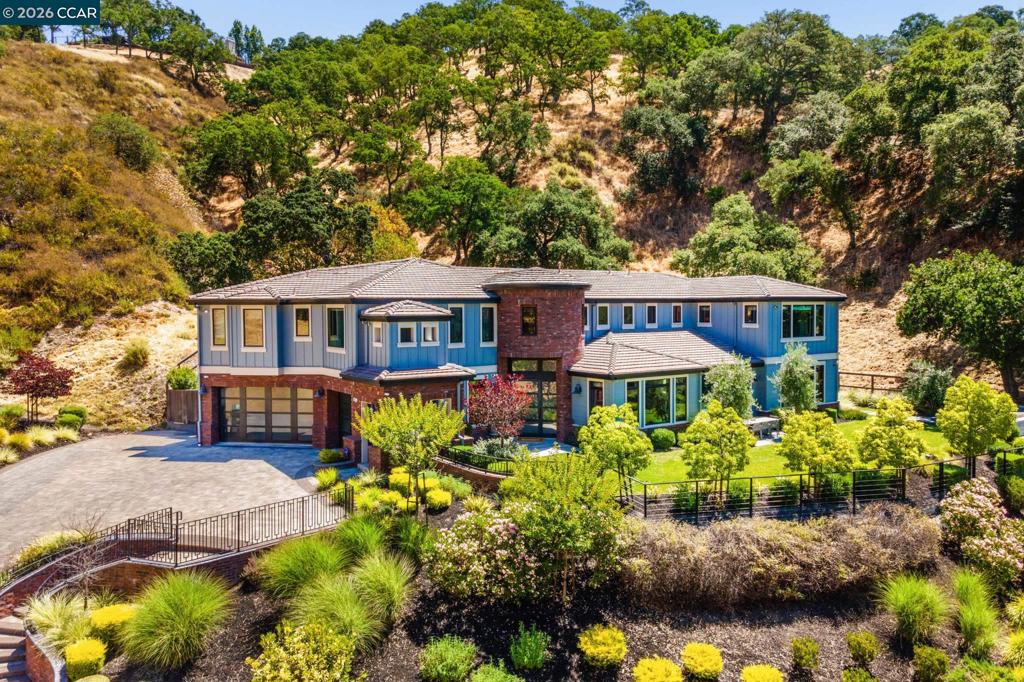 401 Legacy Dr