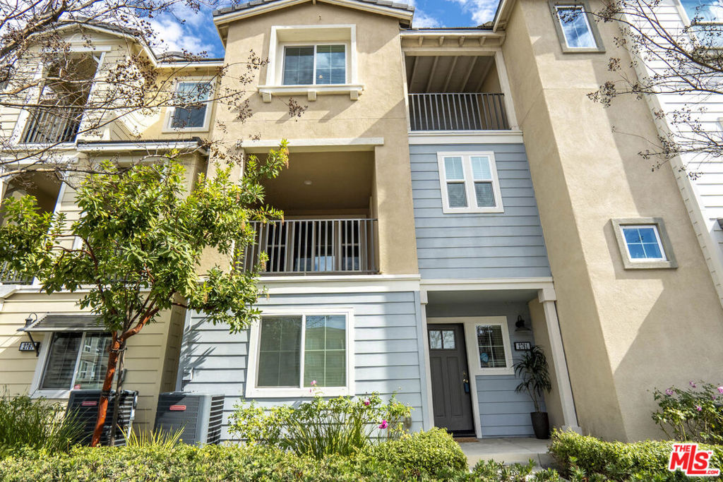 2761 Crimson Way