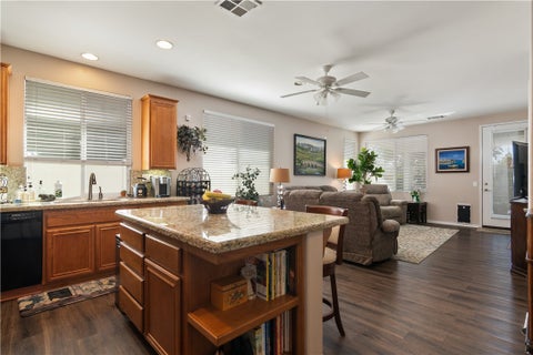 Tiny photo for 30299 Mondavi CIR, Murrieta, CA 92563 (MLS # SW26191296)