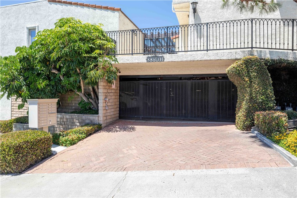 33901 Mariana Drive 10