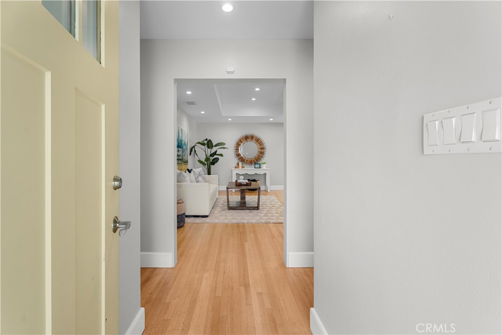 929 Lomita