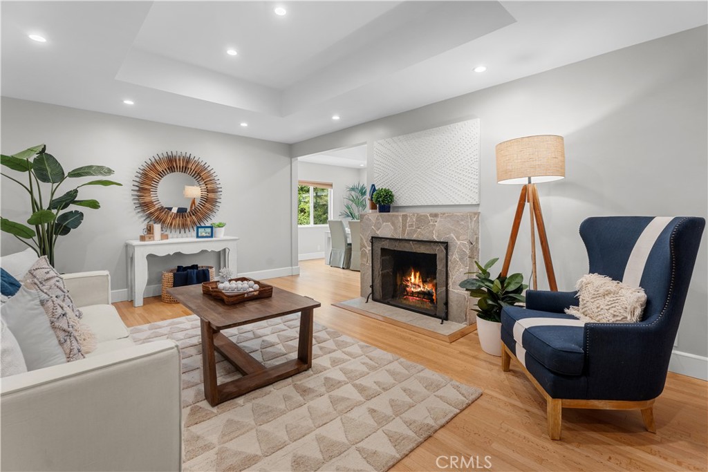 929 Lomita