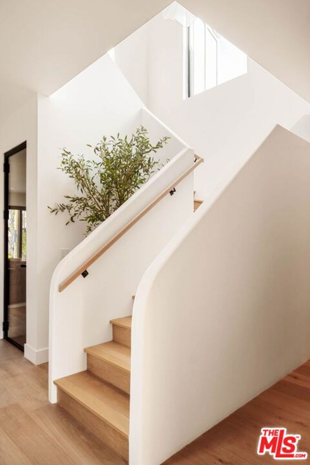 Photo of 4066 Lyceum Avenue, Los Angeles, CA 90066 (MLS # 25630177)