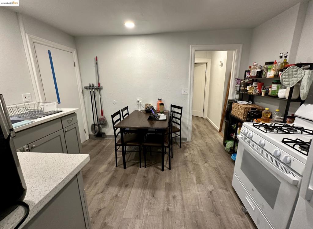 VALLEJO HILLS - Residential Income