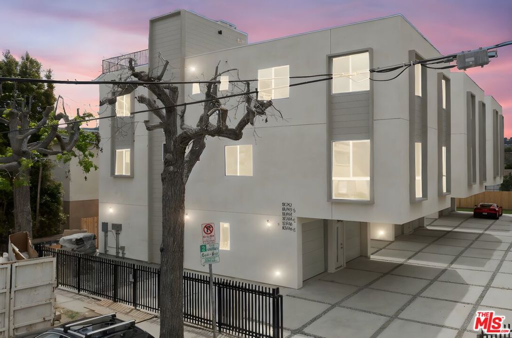 Properties 1 10742 Hortense Street