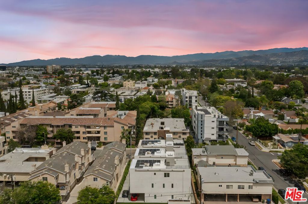 Properties 2 10742 Hortense Street