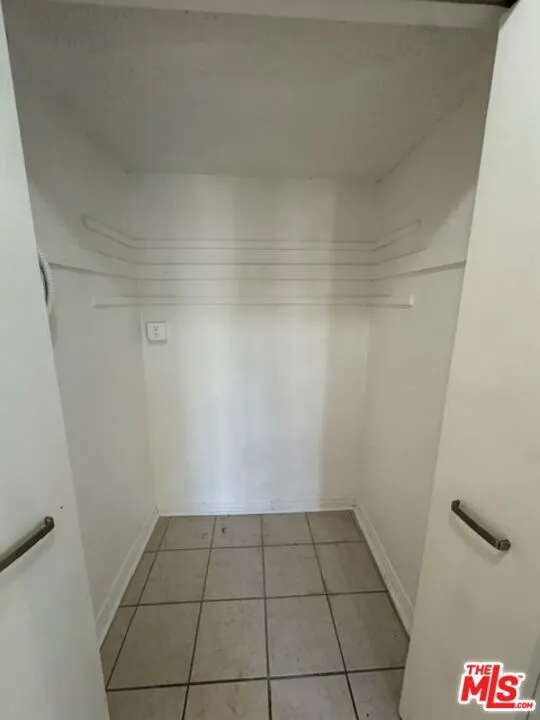 Beverly Hills, California 90211, United States, 3 Bedrooms Bedrooms, ,2 BathroomsBathrooms,Residential,Active,93958