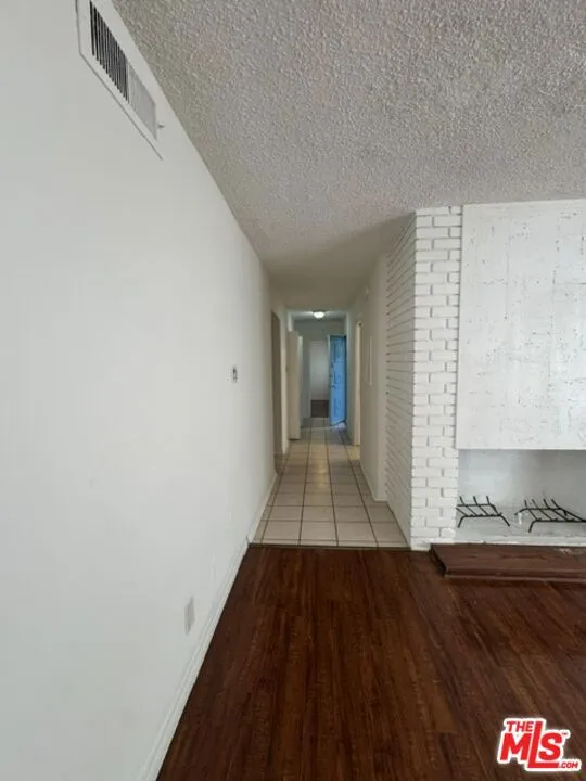 Beverly Hills, California 90211, United States, 3 Bedrooms Bedrooms, ,2 BathroomsBathrooms,Residential,Active,93958