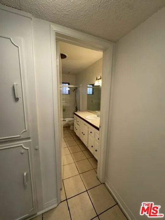 Beverly Hills, California 90211, United States, 3 Bedrooms Bedrooms, ,2 BathroomsBathrooms,Residential,Active,93958