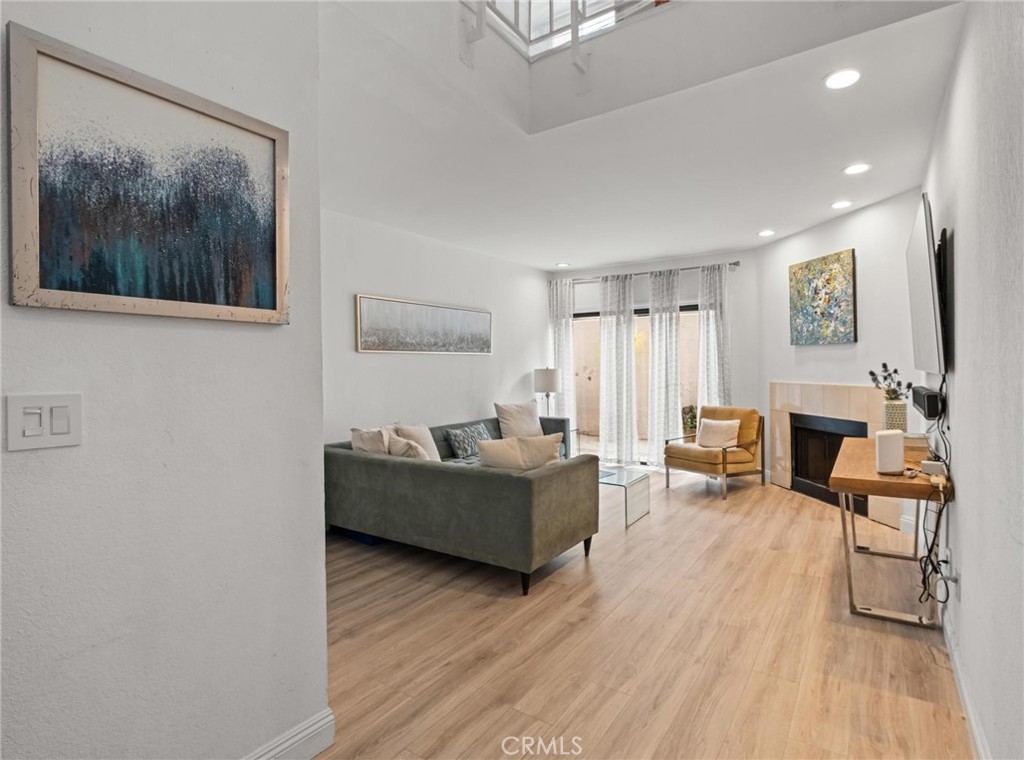 2306 Palos Verdes Drive W 103
