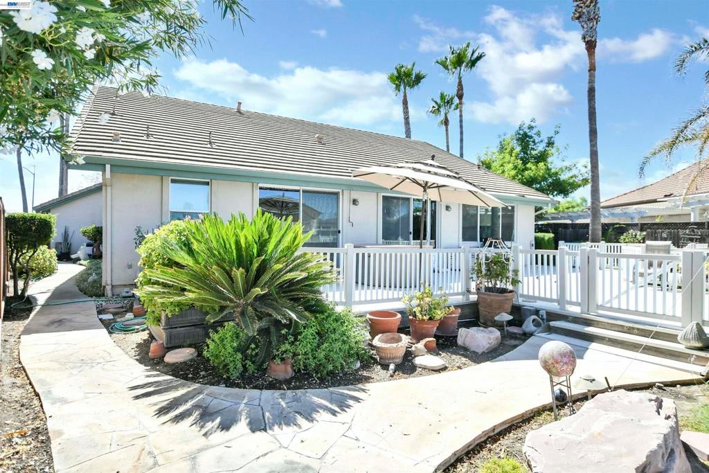 1989 Newport Dr