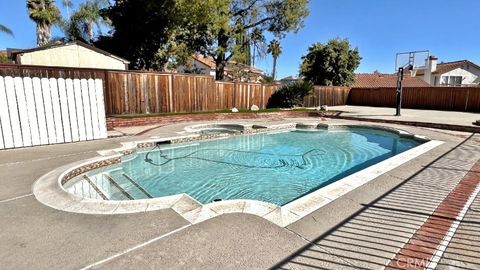 40108 Avenida Venida Murrieta CA 92562