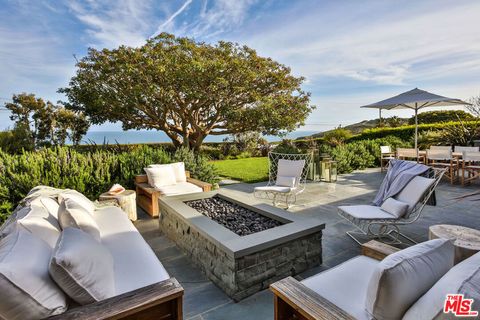 Photo of 29225 CLIFFSIDE Drive, Malibu, CA 90265 (MLS # 25555087) Photo of 29225 CLIFFSIDE Drive, Malibu, CA 90265 (MLS # 25555087)