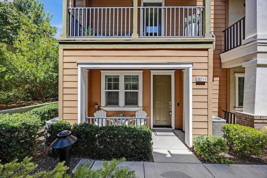 PRICED TO SELL>>>Spacious, bright, move-in ready home in Portola Common just minutes away to shops, dining, commuting, and Downtown Livermore. Private end-unit with 2056 square feet of space with just one adjoining side, offering added light and privacy. First floor bedroom with full bath. The open main level features a modern kitchen with granite counters, and lots of counter space and a roomy island that flows to the living/dining area for effortless entertaining. 3 bedrooms and 2.5 baths include a primary suite / ensuite on level 3 with a walk-in closet, dual sinks, soaking tub plus shower. Additional highlights: convenient laundry room location, water softener, and balcony. Two car garage plus ample storage. Minutes to ACE/580/84, wineries, parks, and top local favorites. Low-maintenance living in a prime Livermore location.