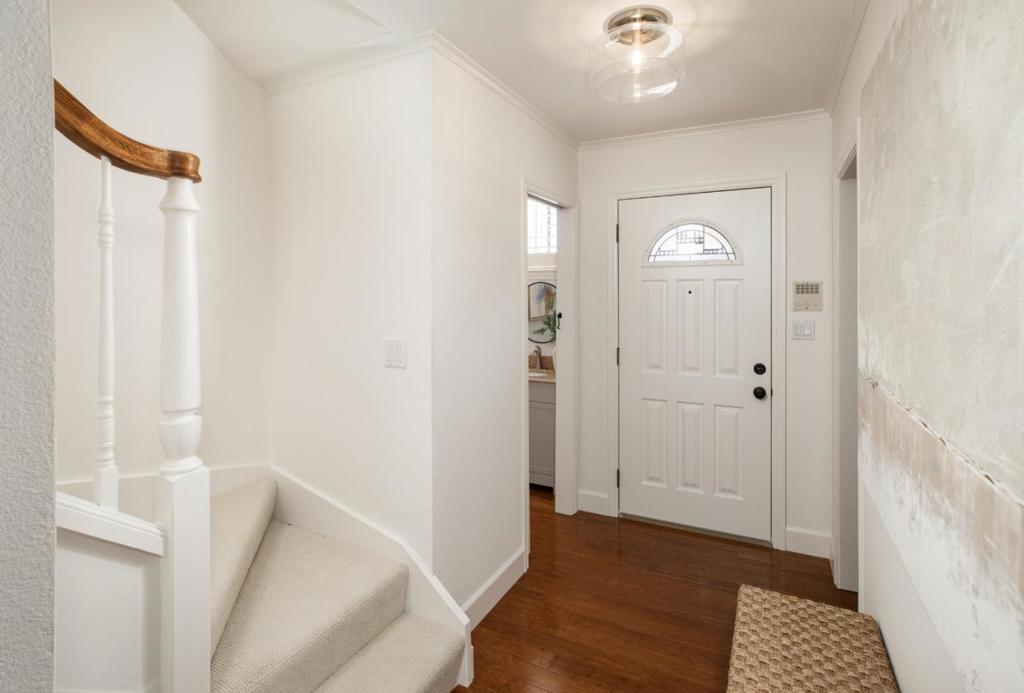 229 E Bellevue Avenue 9