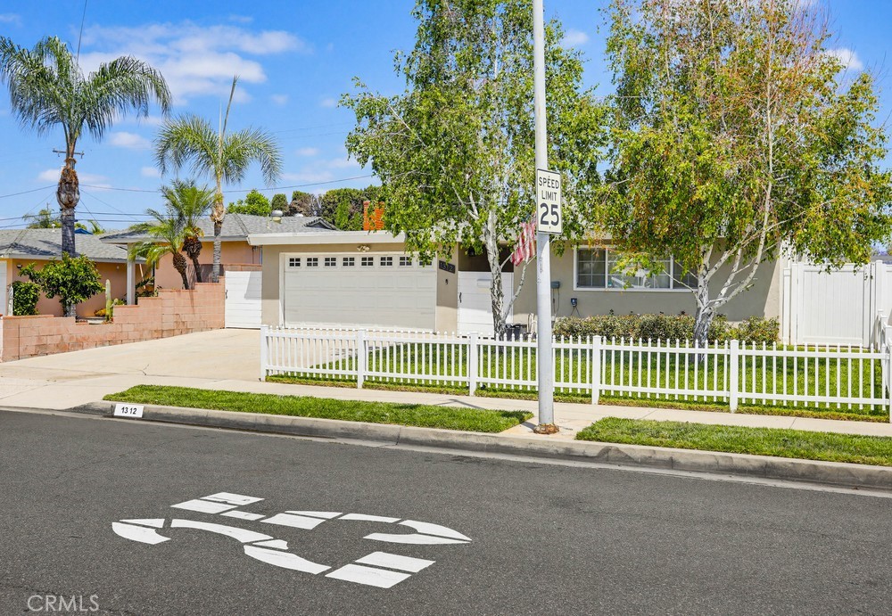 1312 N Devonshire Road