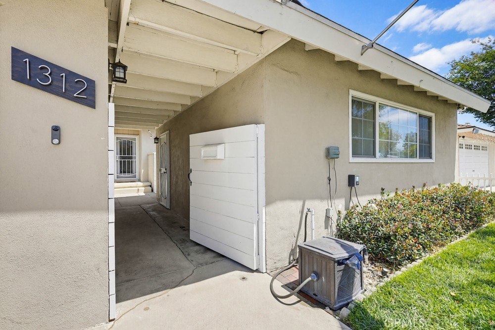 1312 N Devonshire Road