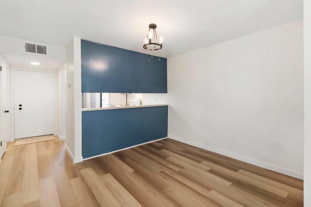 701 Woodside Lane 4