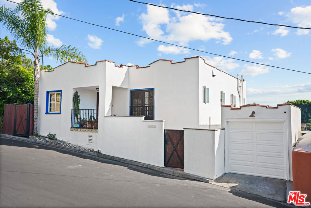 1326 Laveta Terrace