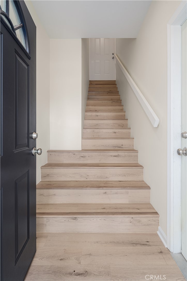 1273 S Sycamore Avenue