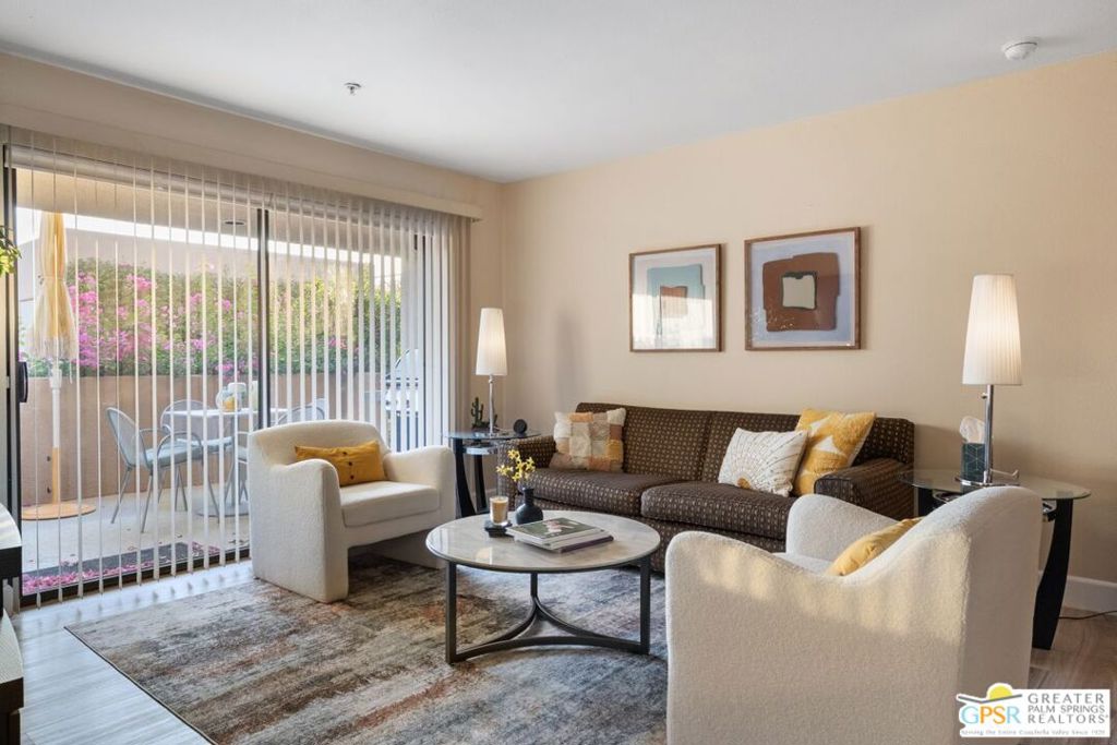 Plaza Villas - Residential