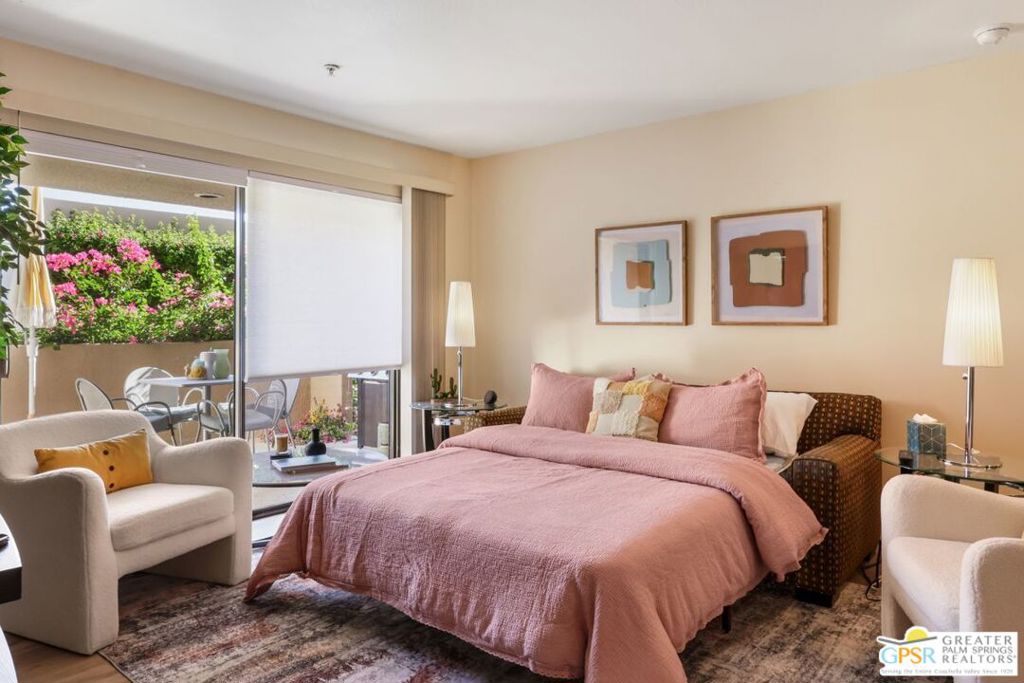 Plaza Villas - Residential