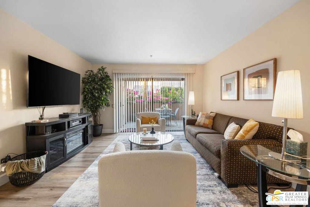 Plaza Villas - Residential