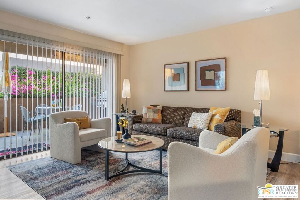 Plaza Villas - Residential