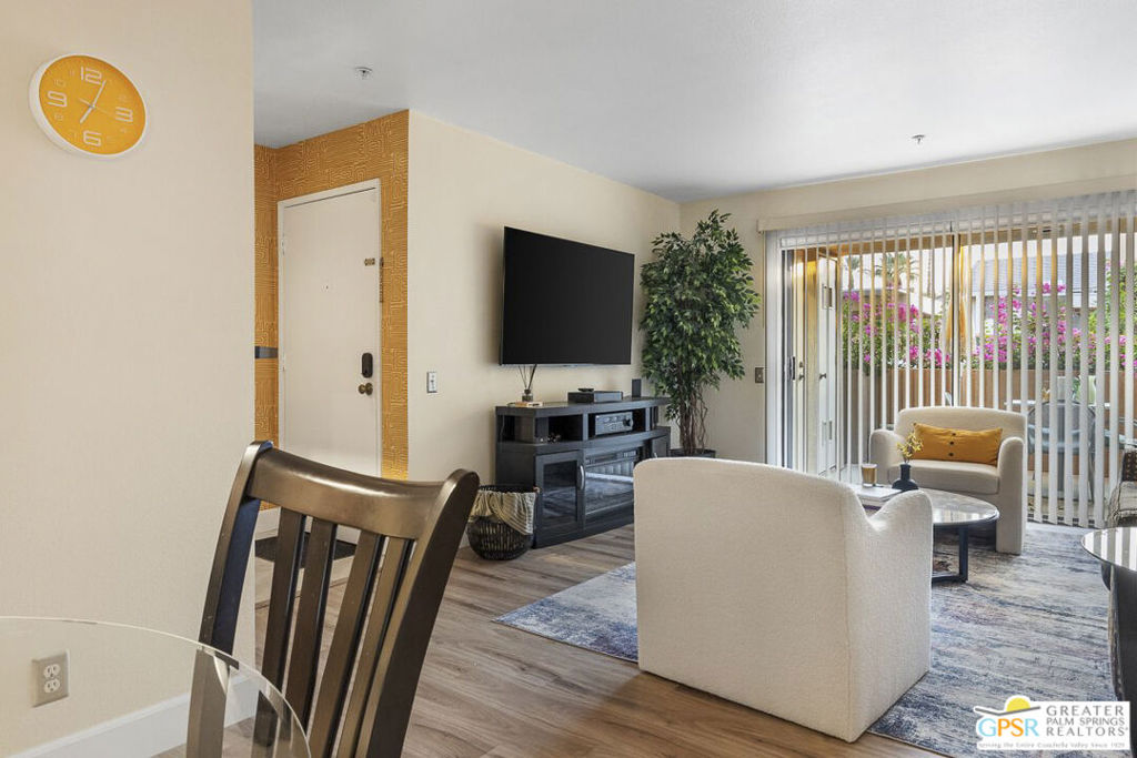 Plaza Villas - Residential
